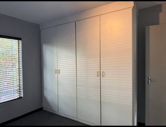 2 BEDROOM APARTMENT RENTED IN BRYANSTON